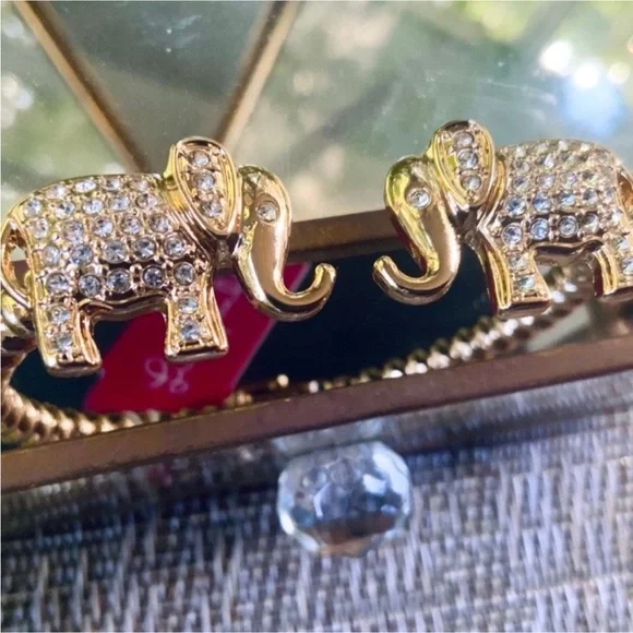 Lilly Pulitzer GOLD LUCKY ELEPHANT BRACELET - Picture 2 of 3